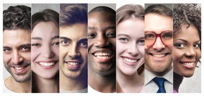 7 Menschen verschiedener Herkunft als Symbol für Diversity Management