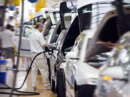 Eine Automobil-Fabrik, was gehört in eine Mercedes Bewerbung?