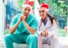 Zwei Chirurgen mit Weihnachtsmützen, was muss Arbeiten über Weihnachten?